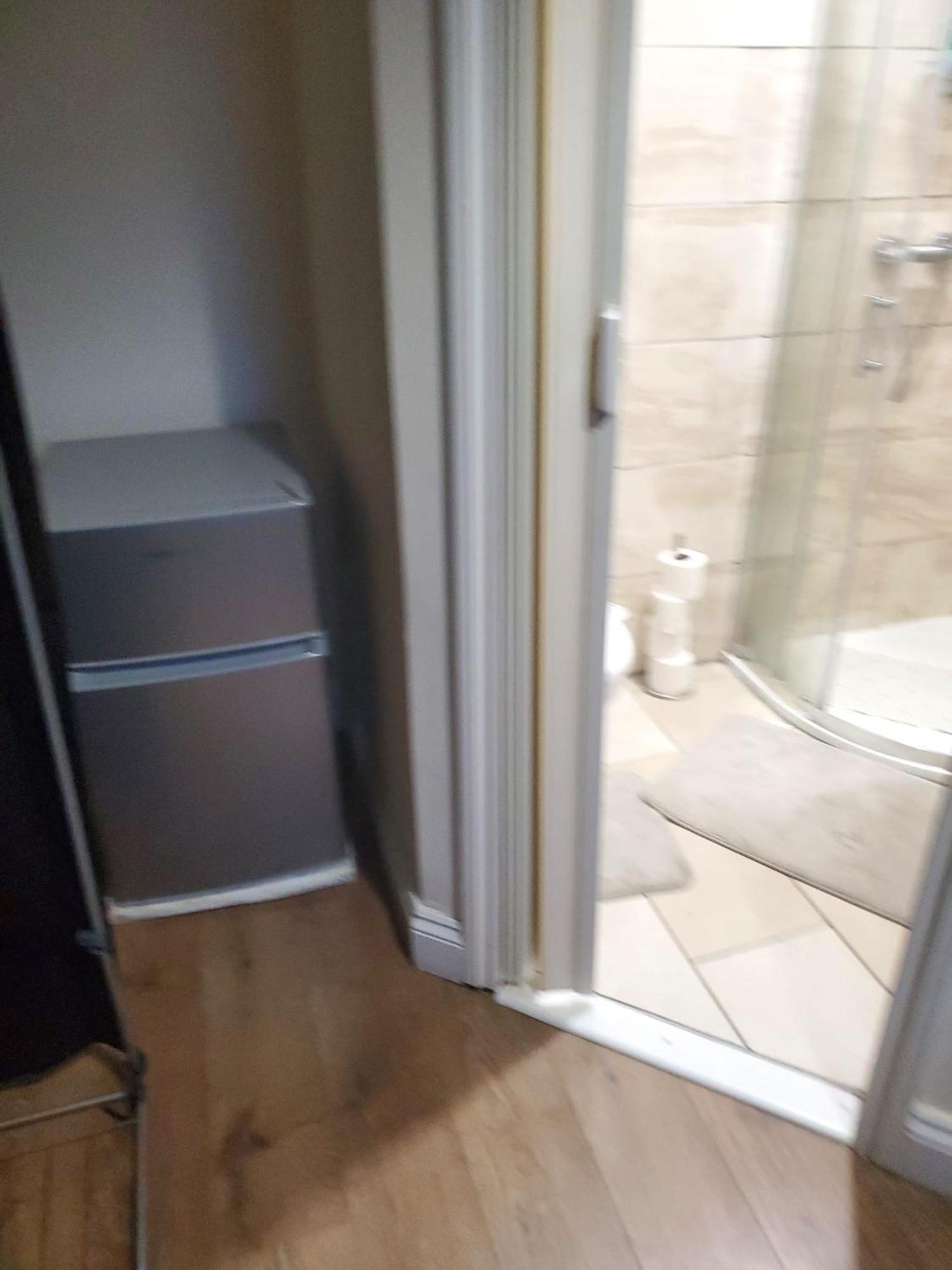 En Suite Bedrooms, Heaton, Newcastle Bilik gambar